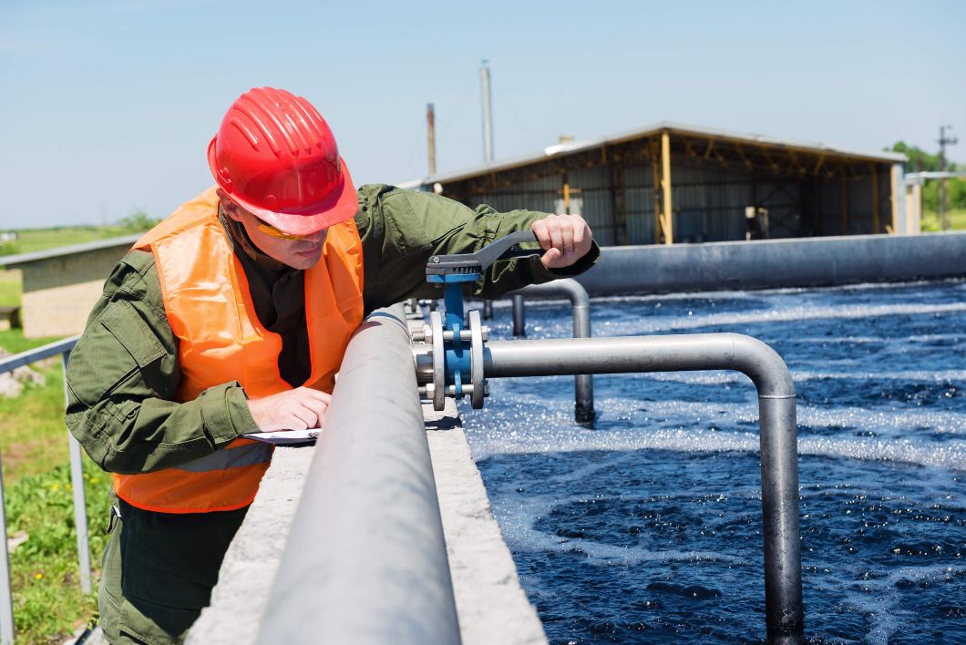Real-time Water Quality Testing versus manual inspection